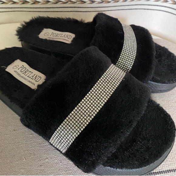 Black faux fur w sparkle Portland boot company slipper women’s 7 great condition - Picture 1 of 10